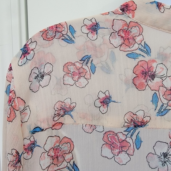 Kut From The Kloth Sheer Blush Pink Floral Roll Tab Sleeve Button Blouse Size M - Picture 7 of 12